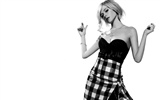 Avril Lavigne 艾薇兒·拉維尼 美女壁紙(三) #37