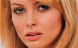 Izabella Scorupco krásnou tapetu #16