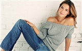 Katie Holmes beautiful wallpaper (2)