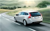 Volvo V60 - 2010 HD Wallpaper #13