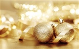 Christmas balls wallpaper (1) #20