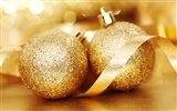 Christmas balls wallpaper (3)