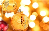 Christmas balls wallpaper (4) #11