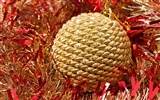 Christmas balls wallpaper (4) #17