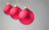 Christmas balls wallpaper (8) #15