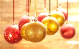 Christmas balls wallpaper (8) #20