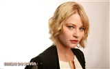 Emilie De Ravin beau fond d'écran #9