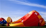 Colorful hot air balloons wallpaper (1) #16