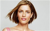 Amanda Peet beautiful wallpapers