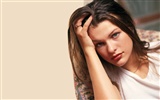 Milla Jovovich schöne Hintergrundbilder #20