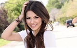 Victoria Justice 维多利亚·嘉丝蒂 美女壁纸8