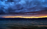 Après le coucher du soleil, le lac d'Ohrid, fonds d'écran Windows 8 thème HD #4