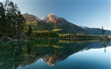 Reflexión en el fondo de pantalla paisajes naturales de agua #8