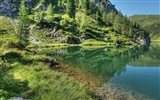 Réflexion dans le fond d'un paysage naturel de l'eau #10