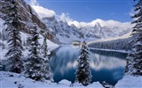 Zima, sníh, hory, jezera, stromy, silnice HD tapety na plochu #12