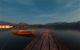 Lake and boardwalk dusk views HD wallpapers #5